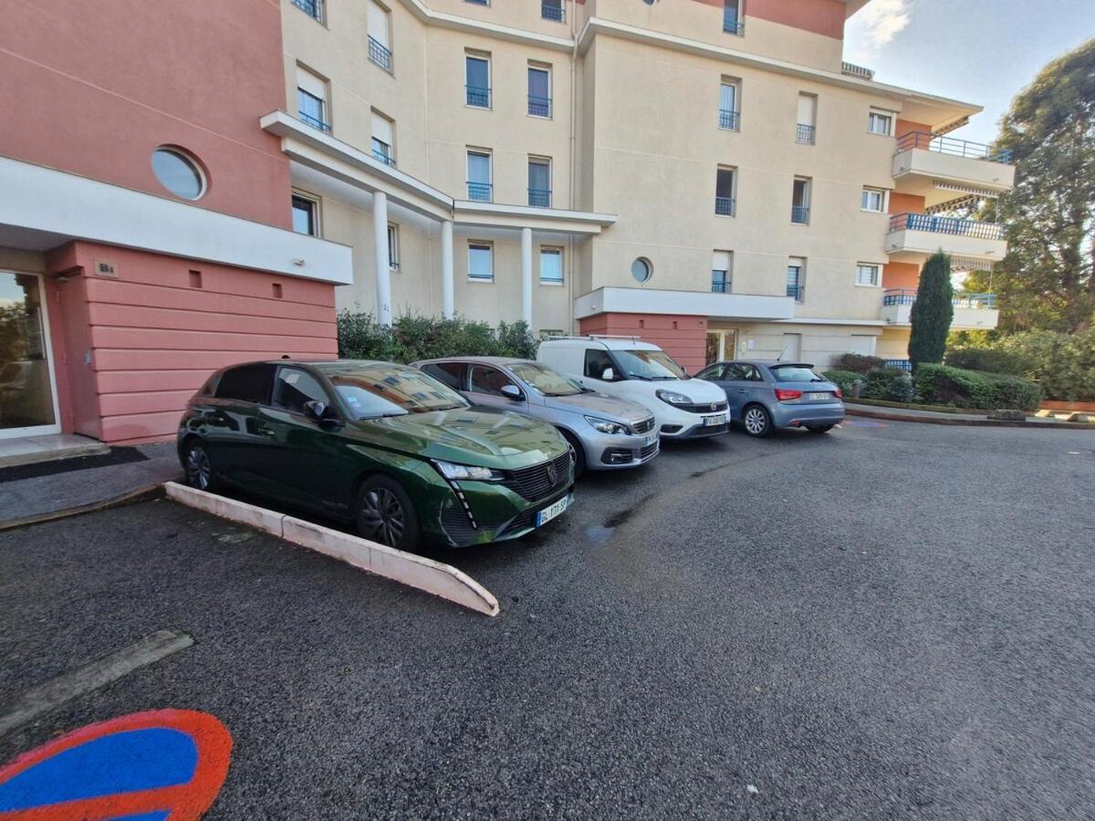 Le Standing - * Fréjus
